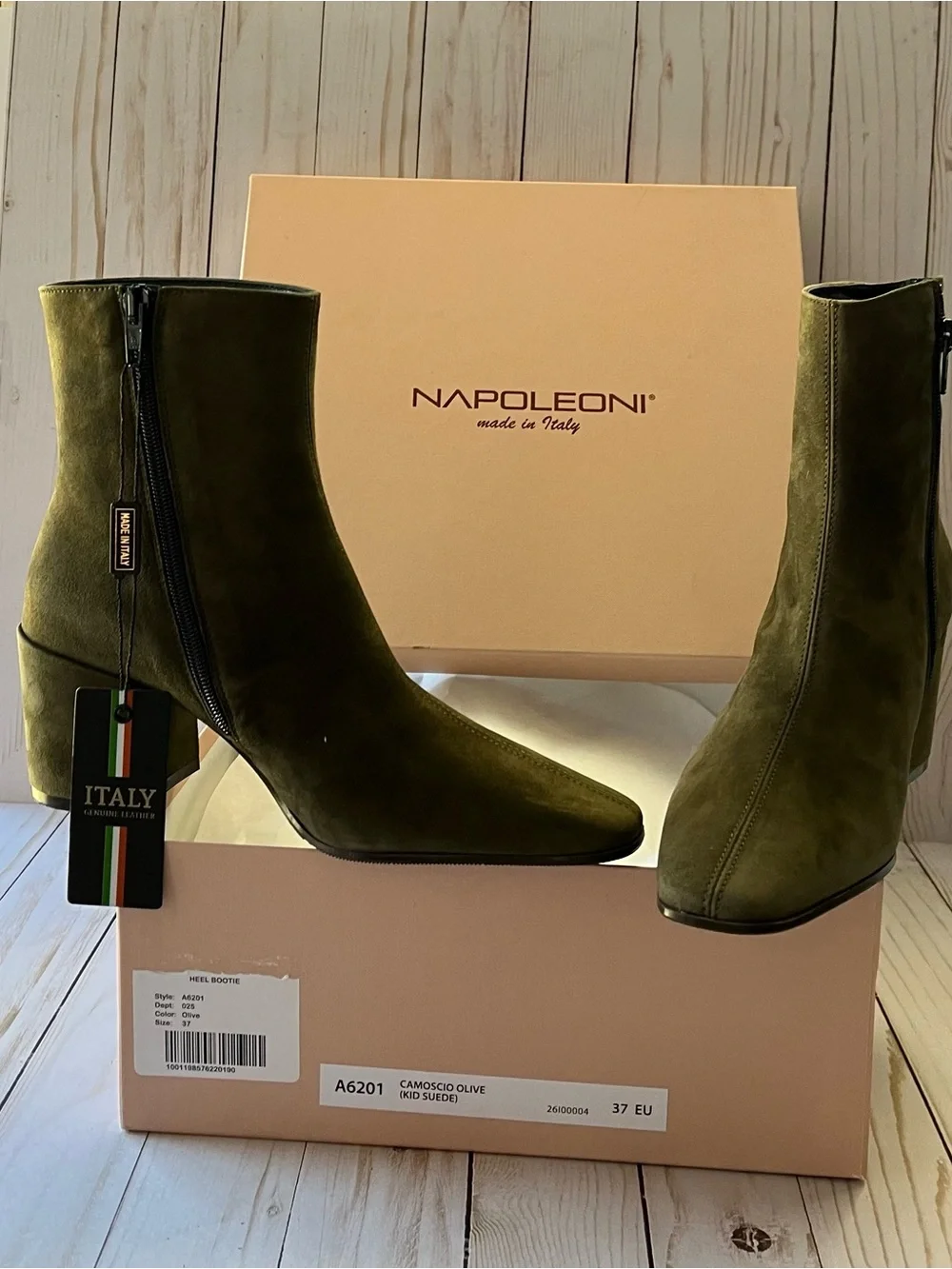 Napoleoni olive suede